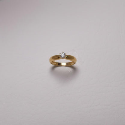 Anillo Solitario Banda Redonda en Oro 18K | Lucigo