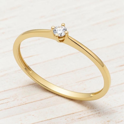 Anillo Solitario Minimalista Oro Amarillo 18k con Piedra 2,5 mm en Cuatro Puntas | Anillo Compromiso Mujer L750