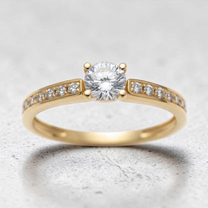 Anillo Oro 18K con Zircón y 20 Piedras en Banda