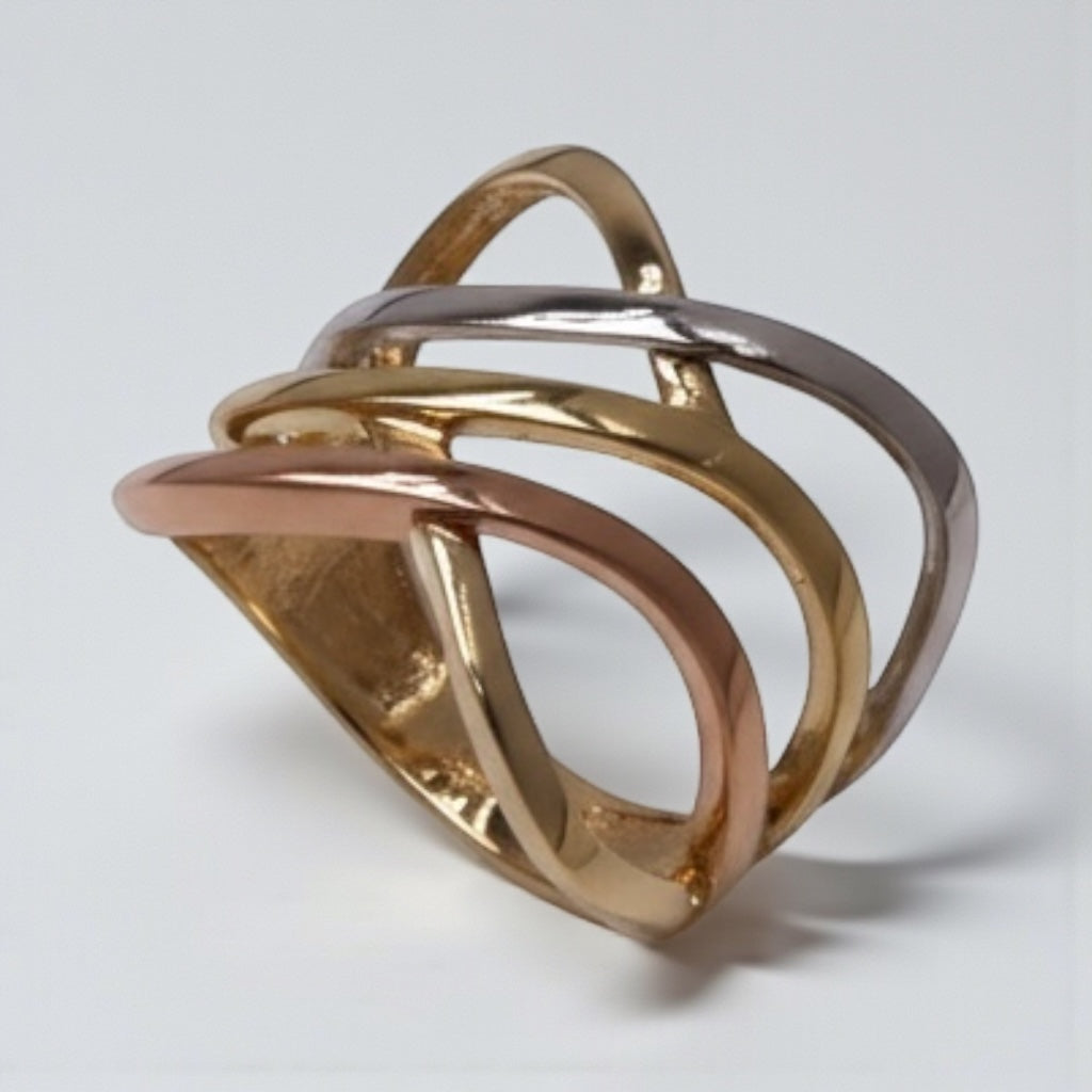 Anillo de Dama en Oro 18K Tricolor – Diseño en Tres Oros | Joyeria Colombiana Lucigo