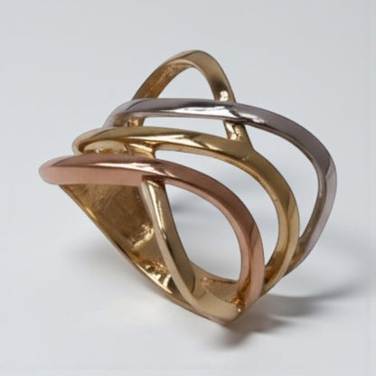 Anillo de Dama en Oro 18K Tricolor – Diseño en Tres Oros | Joyeria Colombiana Lucigo