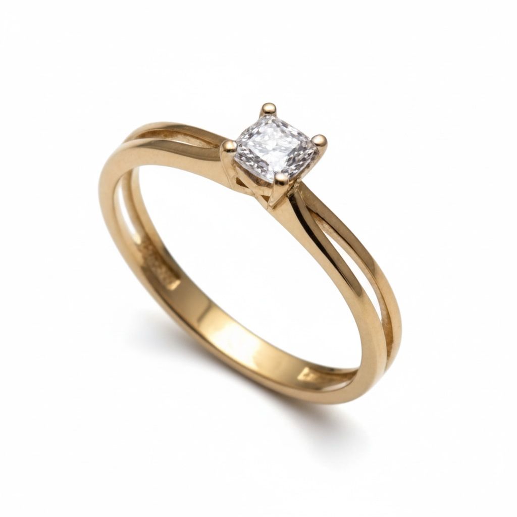 Anillo solitario en oro amarillo 18K con zircón central de 4,5mm en cuatro garras y banda en V – Joyería Lucigo Colombia