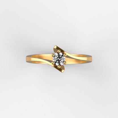 Anillo solitario en oro amarillo 18K con diamante natural de 0,23ct en seis garras y banda plana cruzada en diagonal – Joyería Lucigo Colombia