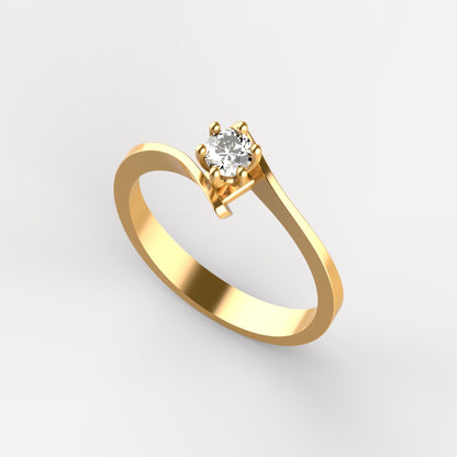 Anillo solitario en oro amarillo 18K con diamante natural de 0,23ct en seis garras y banda plana cruzada en diagonal – Joyería Lucigo Colombia