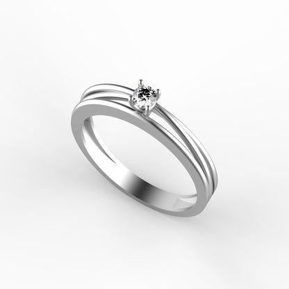 Anillo solitario en oro amarillo 18K con diamante natural de 0,10ct en cuatro garras y doble banda lisa paralela sin adornos – Joyería Lucigo Colombia